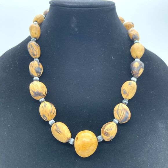 Kukui Nut Lei Necklace - Picture 1 of 3